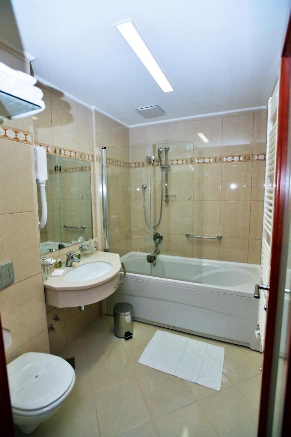 Hotel Savus Славонський Брод Номер фото