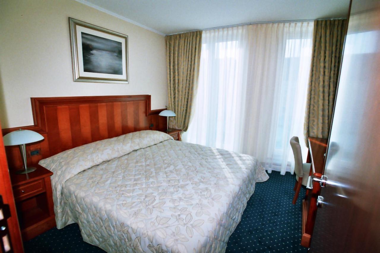 Hotel Savus Славонський Брод Номер фото