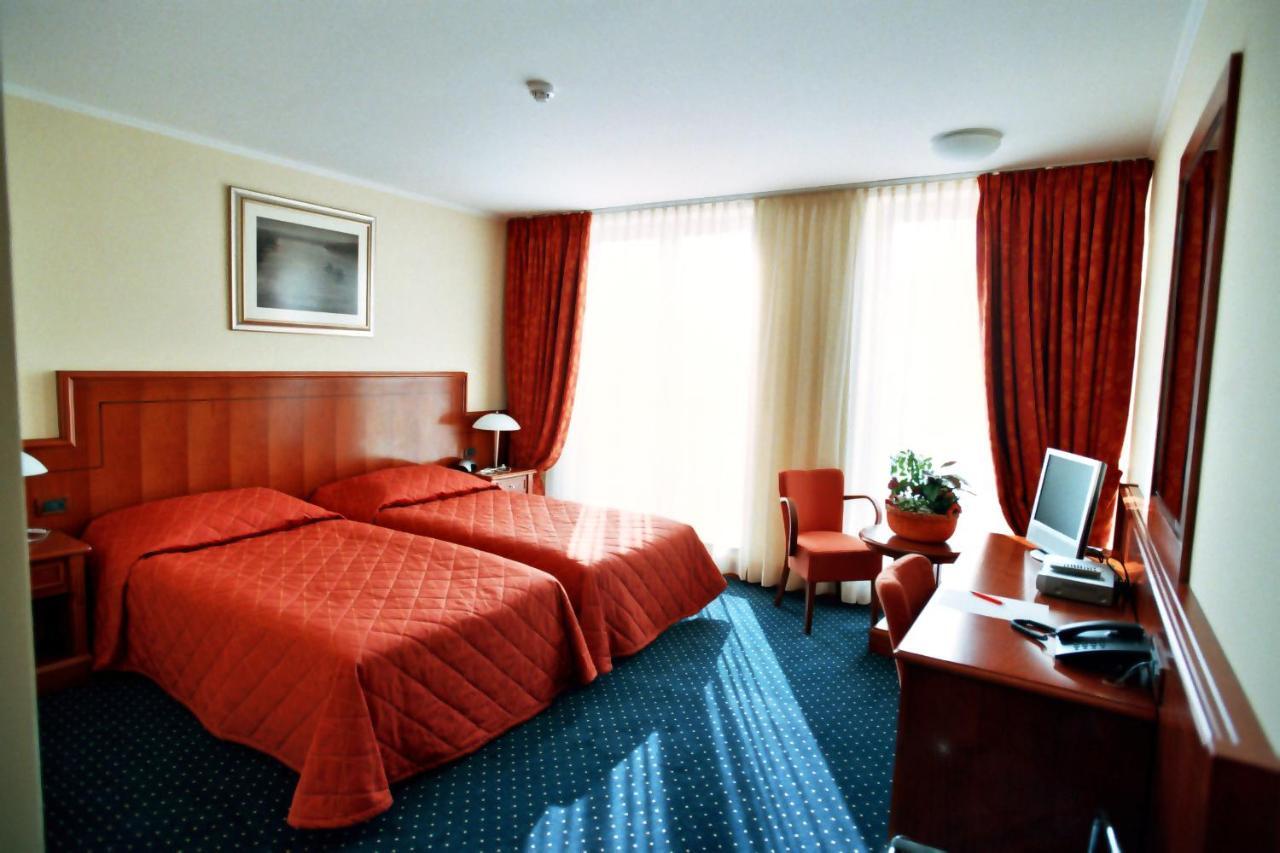 Hotel Savus Славонський Брод Номер фото