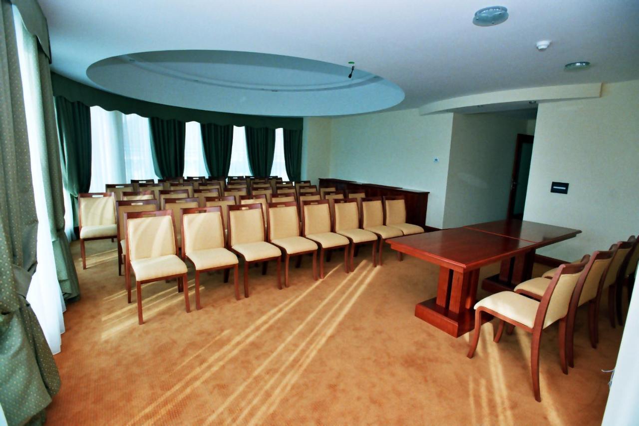 Hotel Savus Славонський Брод Екстер'єр фото